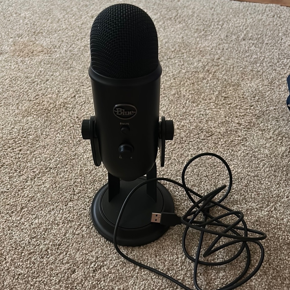 Gaming mic with cord
